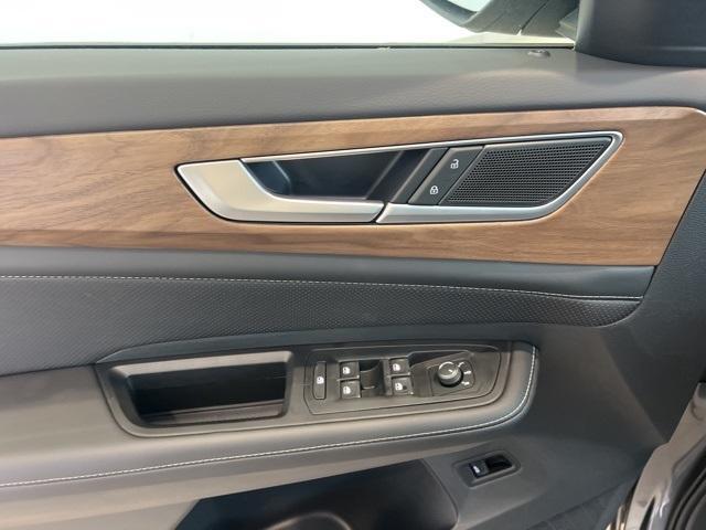 new 2025 Volkswagen Atlas car, priced at $46,622