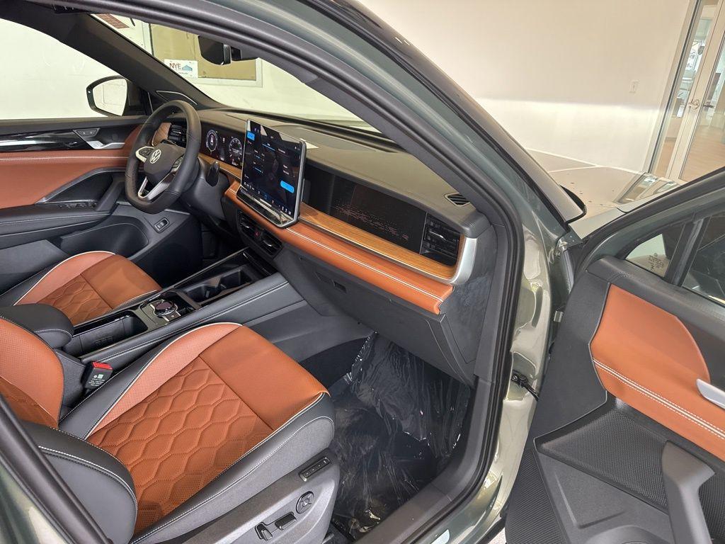 new 2025 Volkswagen Tiguan car, priced at $42,731