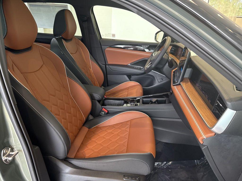 new 2025 Volkswagen Tiguan car, priced at $42,731
