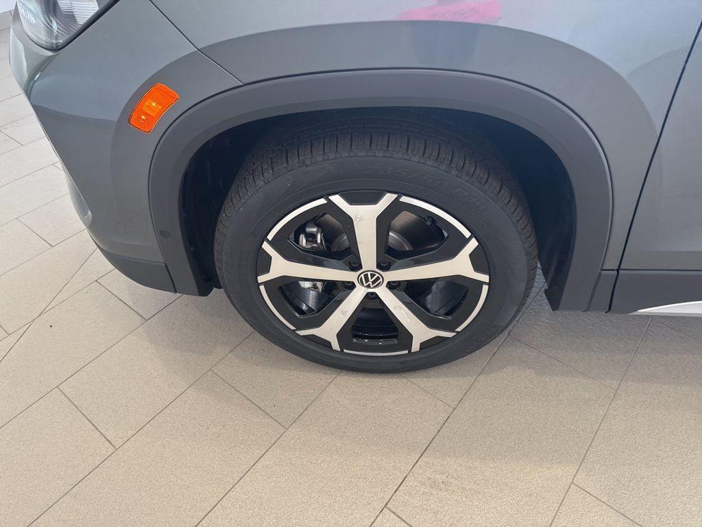 new 2025 Volkswagen Tiguan car, priced at $37,271