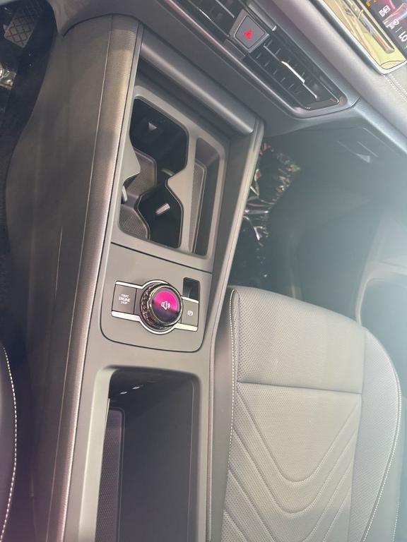 new 2025 Volkswagen Tiguan car, priced at $37,271