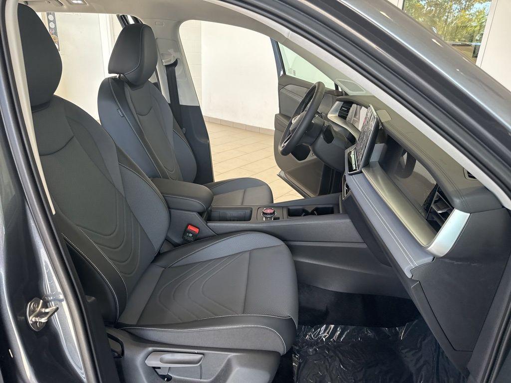 new 2025 Volkswagen Tiguan car, priced at $37,271