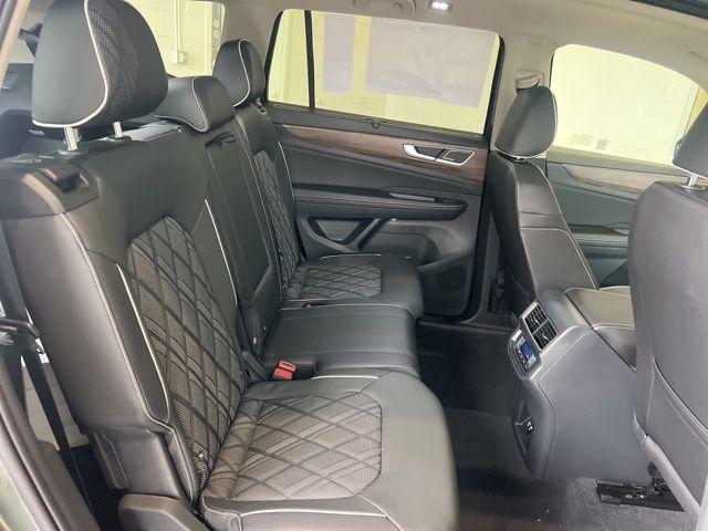 new 2025 Volkswagen Atlas car, priced at $55,301
