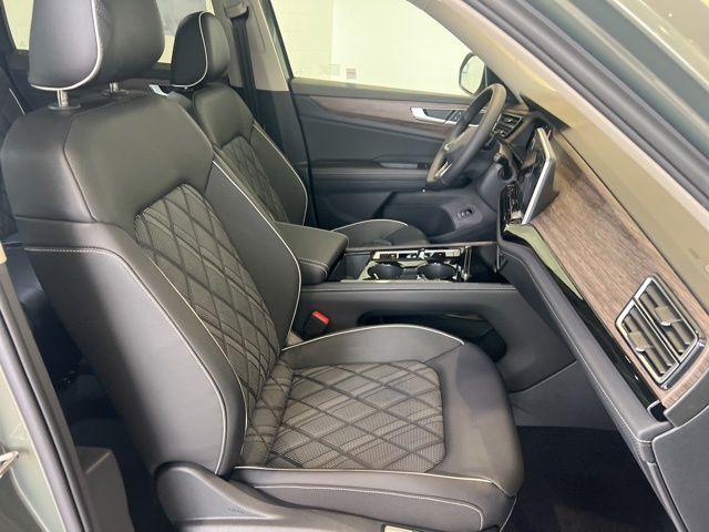 new 2025 Volkswagen Atlas car, priced at $55,301