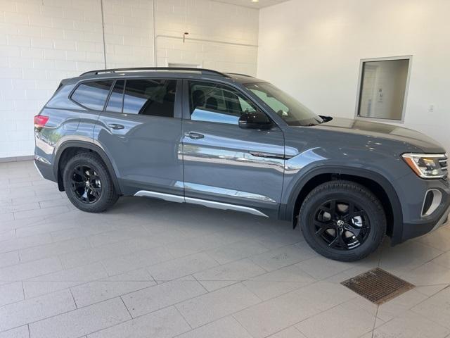 new 2024 Volkswagen Atlas car, priced at $47,171