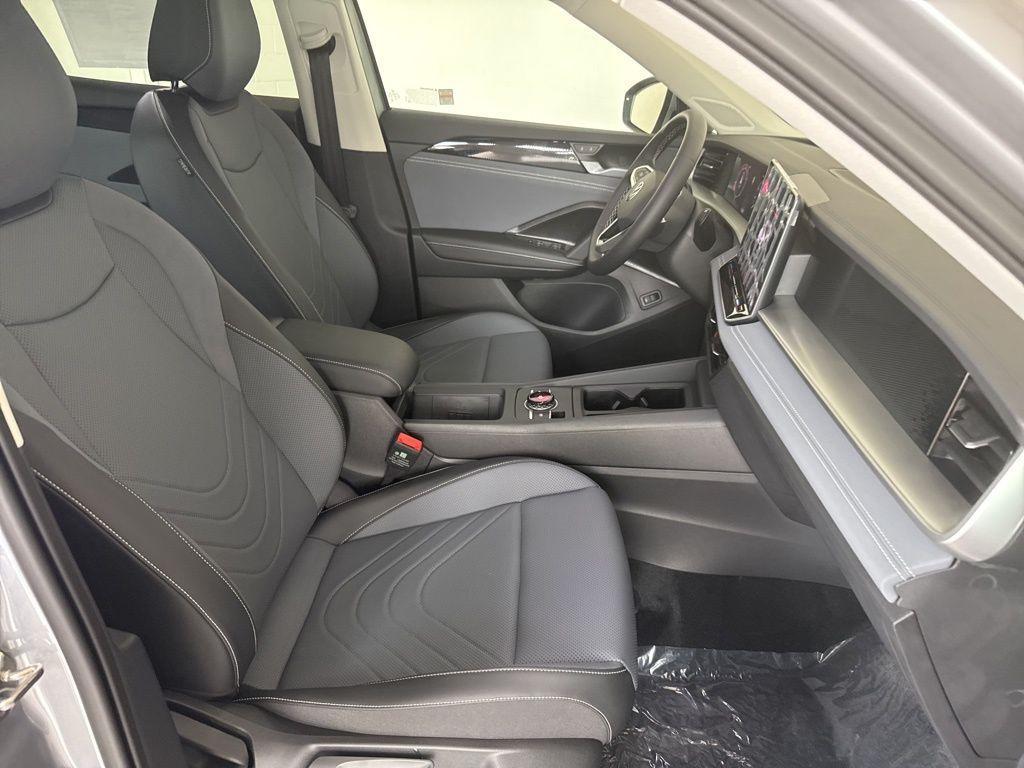 new 2025 Volkswagen Tiguan car, priced at $36,521