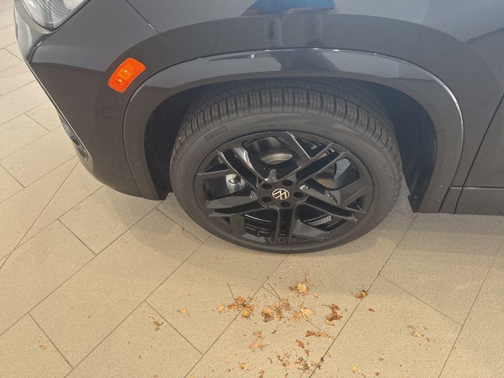 new 2025 Volkswagen Tiguan car, priced at $39,437