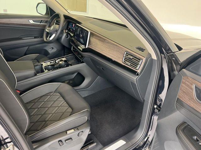 new 2025 Volkswagen Atlas car, priced at $54,536