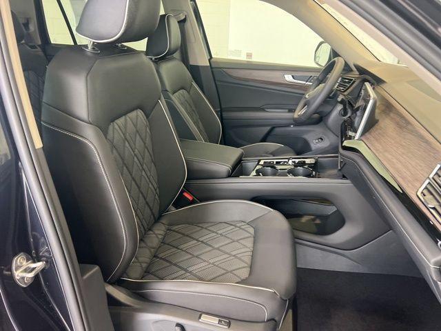 new 2025 Volkswagen Atlas car, priced at $54,536
