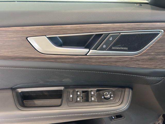 new 2025 Volkswagen Atlas car, priced at $54,536