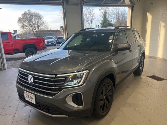 new 2025 Volkswagen Atlas car, priced at $47,147