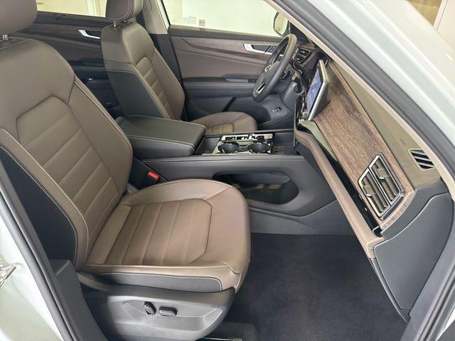 new 2025 Volkswagen Atlas car, priced at $51,586