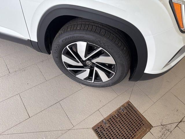 new 2025 Volkswagen Atlas car, priced at $51,586