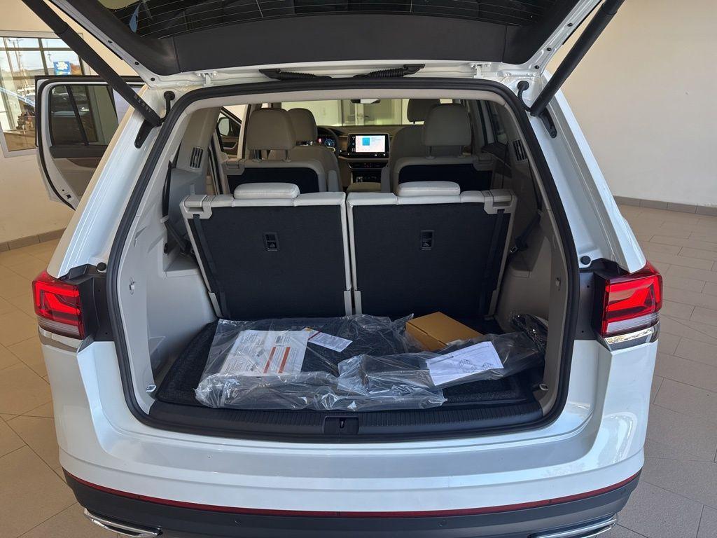 new 2026 Volkswagen Atlas car, priced at $50,120