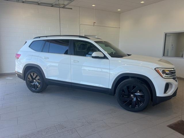 new 2025 Volkswagen Atlas car, priced at $47,095