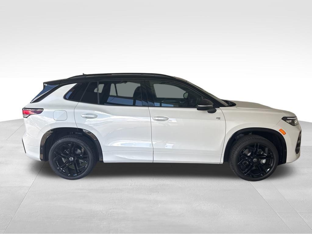 new 2025 Volkswagen Tiguan car, priced at $40,681