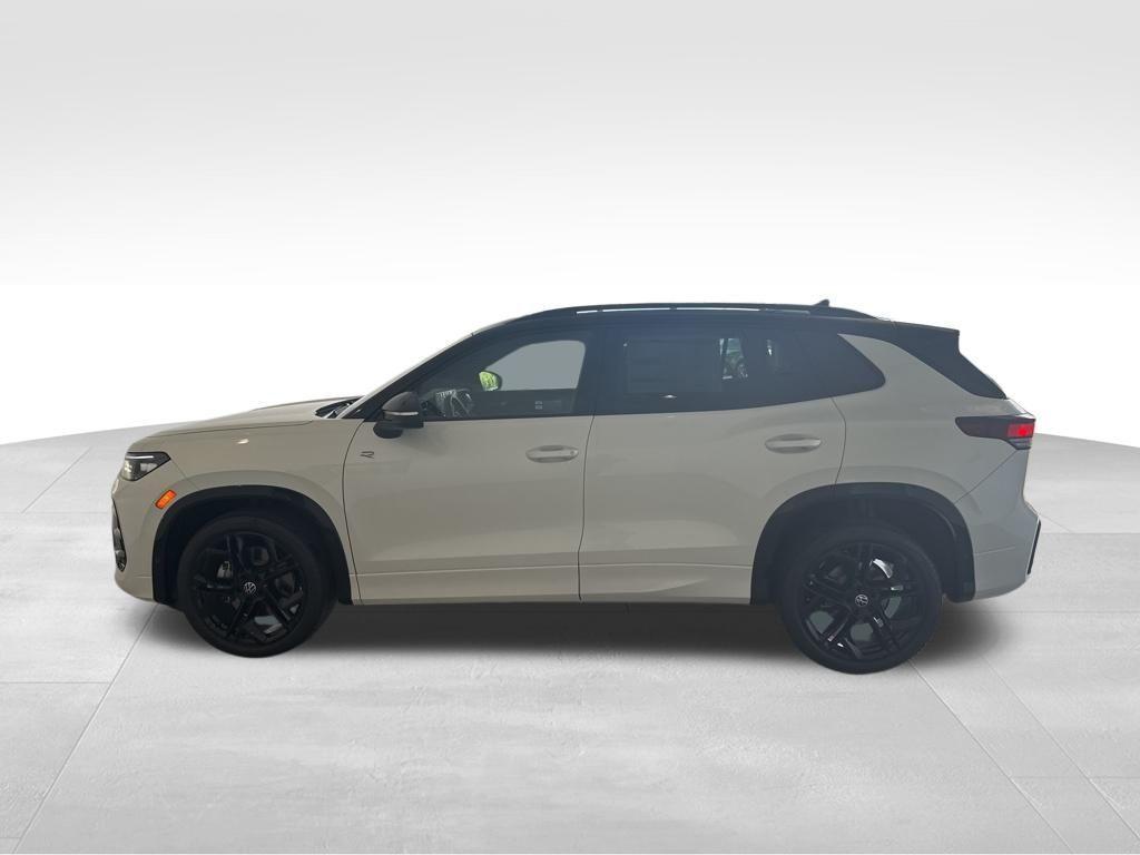 new 2025 Volkswagen Tiguan car, priced at $40,681