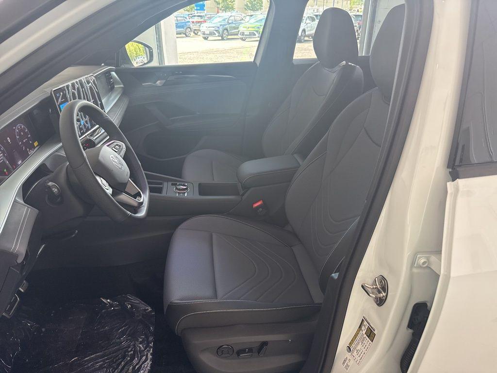new 2025 Volkswagen Tiguan car, priced at $40,681