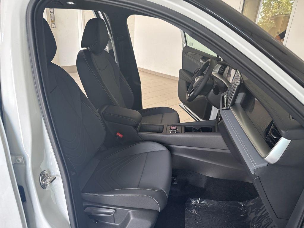 new 2025 Volkswagen Tiguan car, priced at $40,681