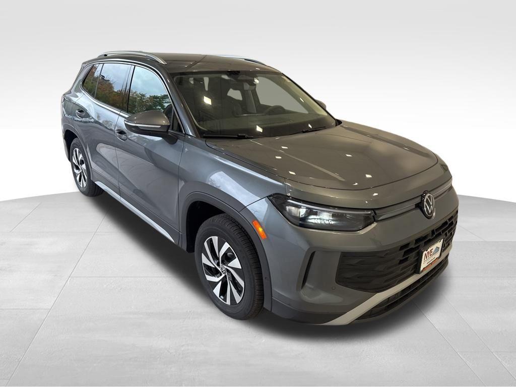 new 2025 Volkswagen Tiguan car, priced at $32,786