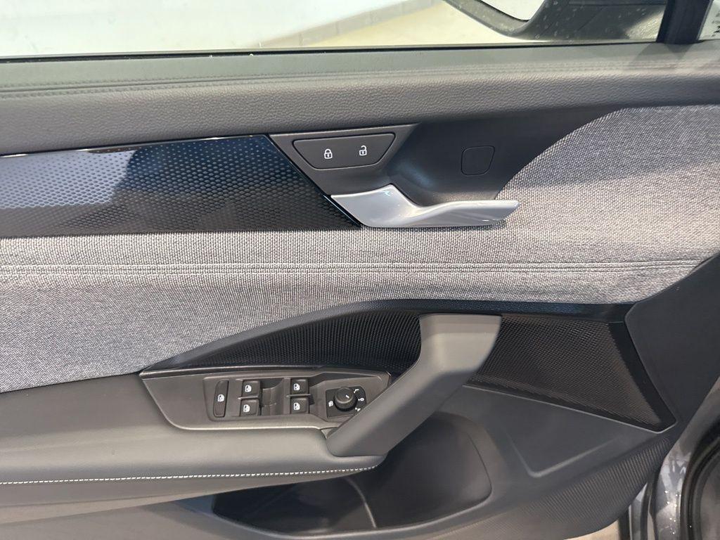 new 2025 Volkswagen Tiguan car, priced at $32,786