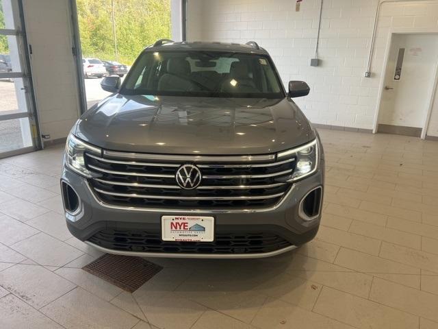 new 2024 Volkswagen Atlas car, priced at $37,038