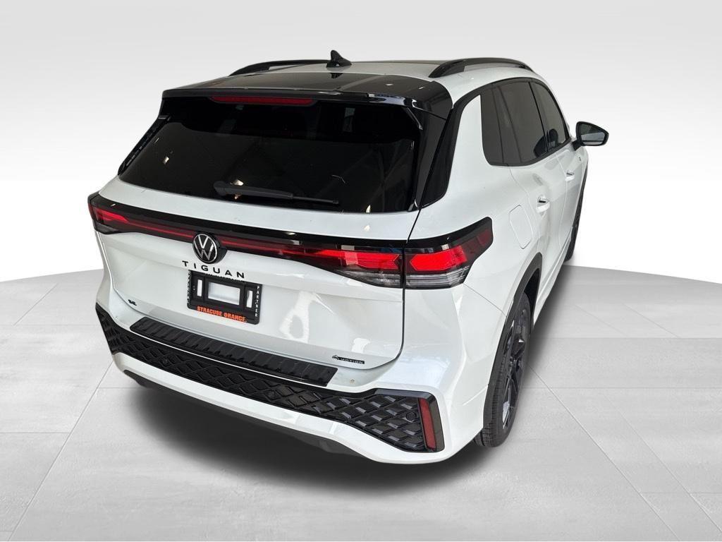 new 2025 Volkswagen Tiguan car, priced at $39,902