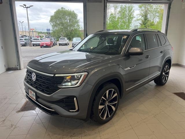 new 2025 Volkswagen Atlas car, priced at $56,136
