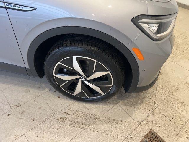 new 2024 Volkswagen ID.4 car, priced at $45,641