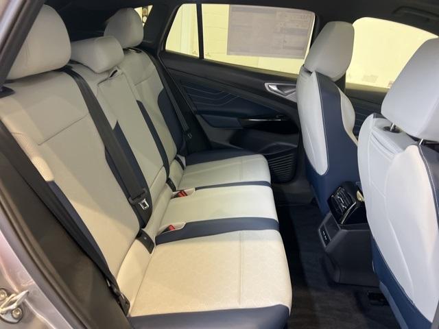 new 2024 Volkswagen ID.4 car, priced at $45,641
