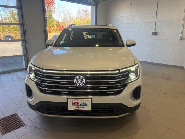 new 2025 Volkswagen Atlas car, priced at $51,051