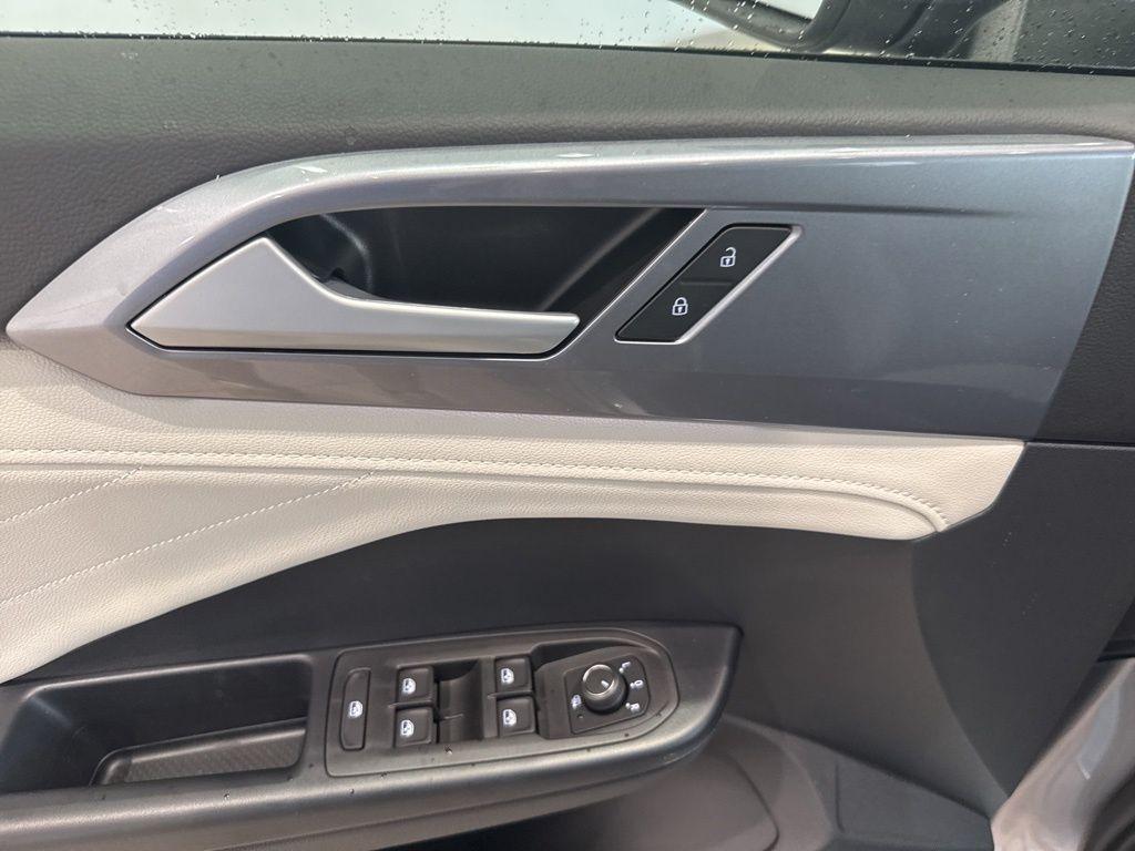new 2025 Volkswagen Taos car, priced at $37,032