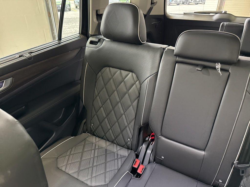 new 2026 Volkswagen Atlas car, priced at $57,301