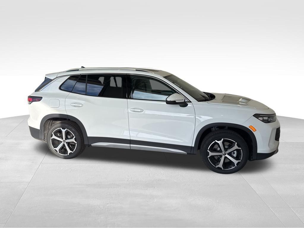 new 2025 Volkswagen Tiguan car, priced at $37,437
