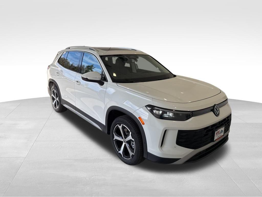 new 2025 Volkswagen Tiguan car, priced at $37,437