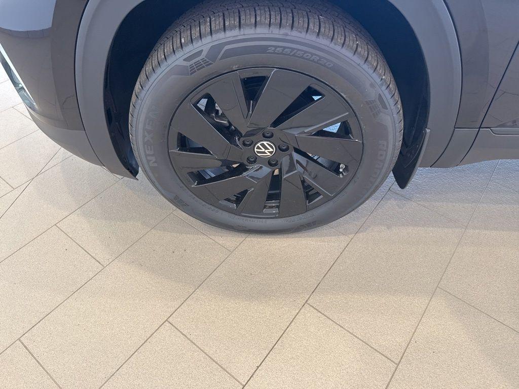 new 2026 Volkswagen Atlas car, priced at $48,573