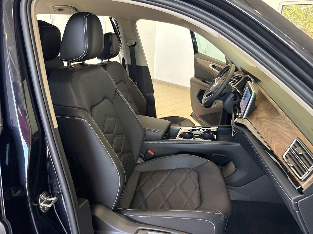 new 2026 Volkswagen Atlas car, priced at $48,573