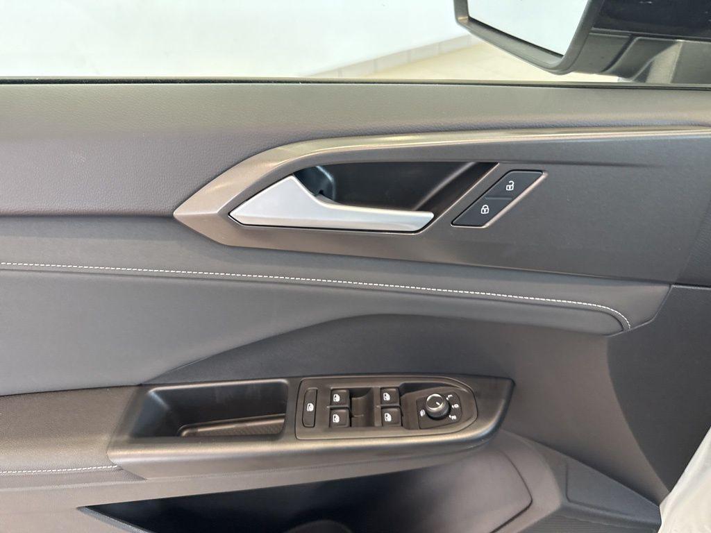new 2025 Volkswagen Taos car, priced at $33,382
