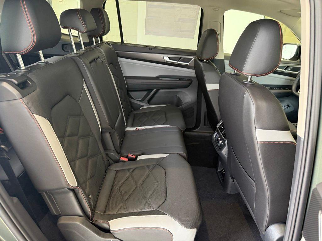 new 2025 Volkswagen Atlas car, priced at $47,151