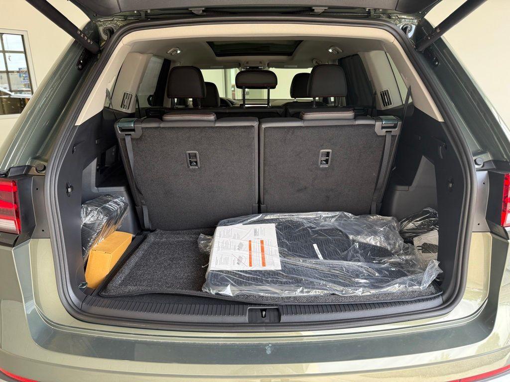 new 2025 Volkswagen Atlas car, priced at $47,151