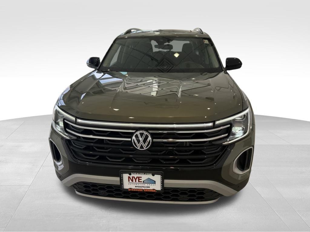 new 2025 Volkswagen Atlas car, priced at $47,151