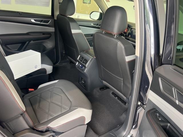 new 2025 Volkswagen Atlas car, priced at $48,811