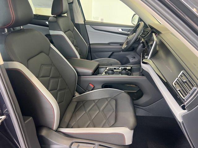 new 2025 Volkswagen Atlas car, priced at $48,611
