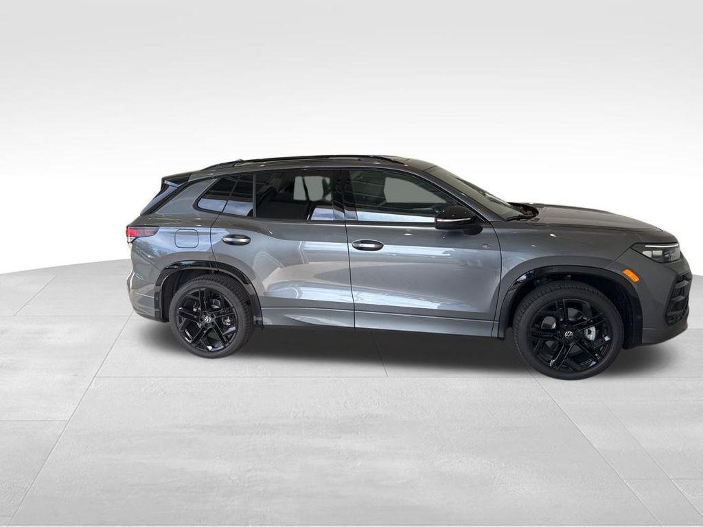 new 2025 Volkswagen Tiguan car, priced at $39,447