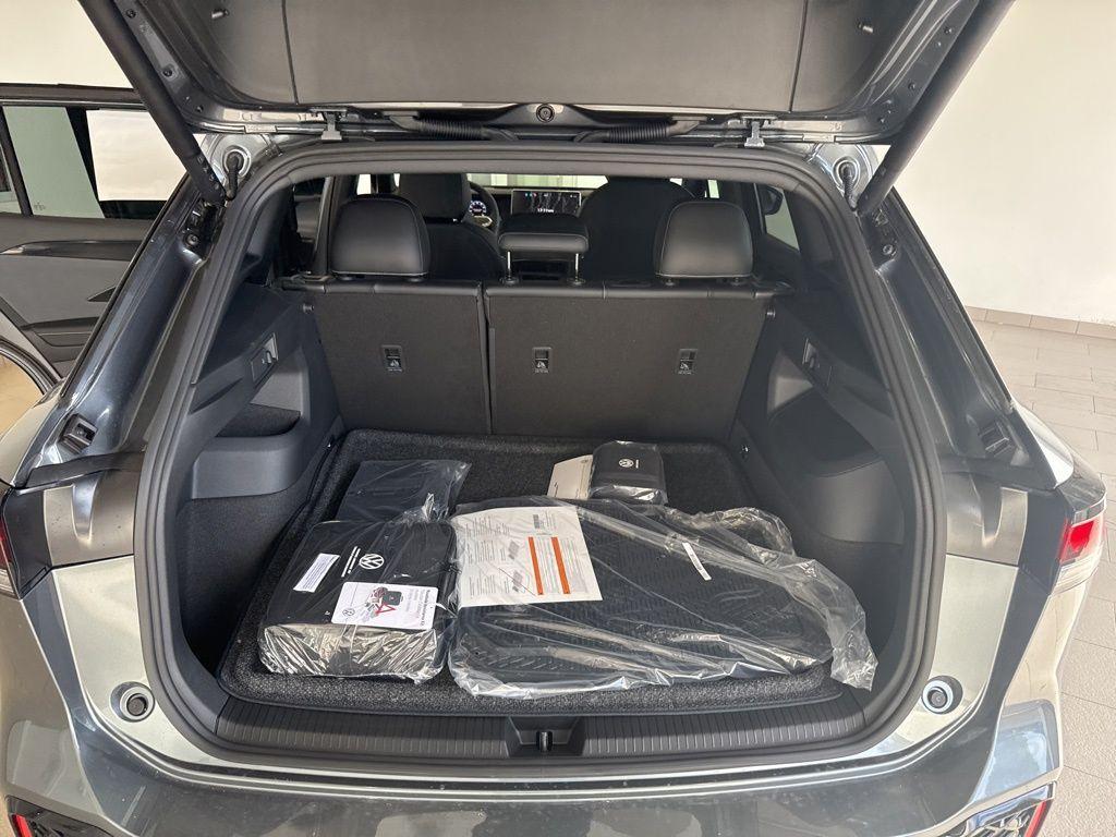 new 2025 Volkswagen Tiguan car, priced at $39,447