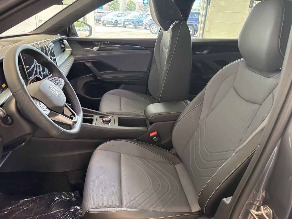 new 2025 Volkswagen Tiguan car, priced at $39,447