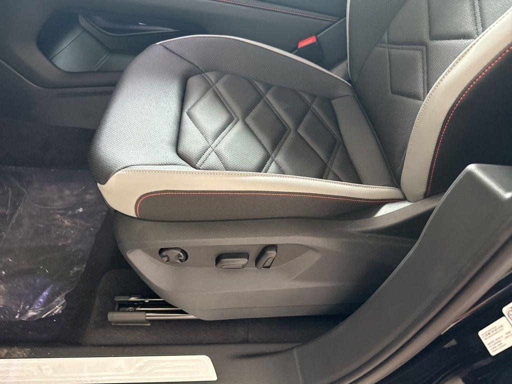 new 2025 Volkswagen Atlas car, priced at $47,846
