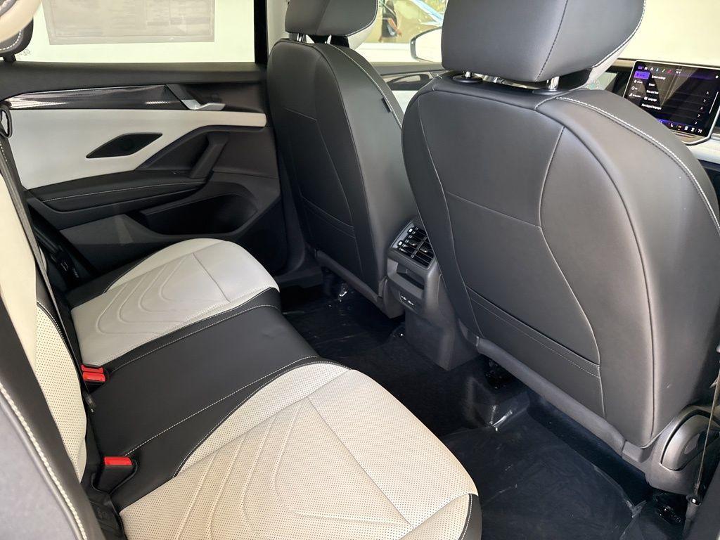 new 2025 Volkswagen Tiguan car, priced at $37,286