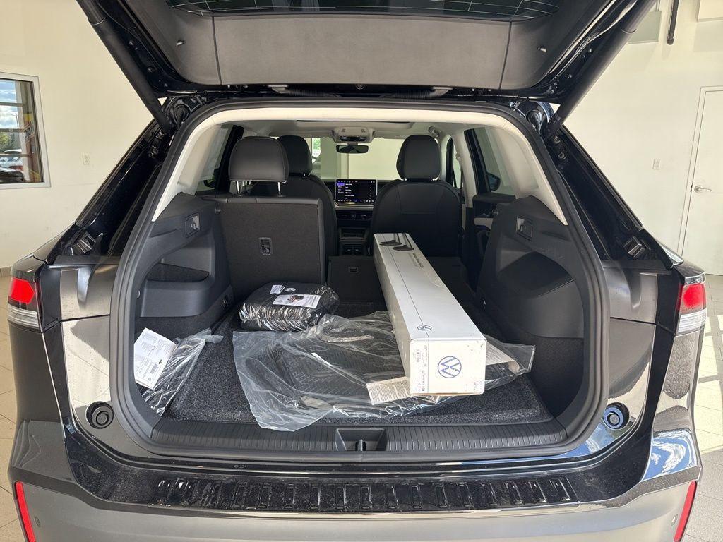 new 2025 Volkswagen Tiguan car, priced at $37,286