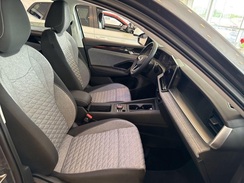 new 2025 Volkswagen Tiguan car, priced at $32,721